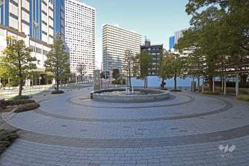 敷地内西側にある噴水