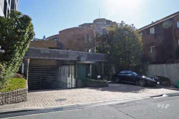 グローリオ麻布霞町の外観(北西側から)