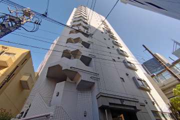 デュオスカーラ西麻布タワーウエストの外観（南側から）