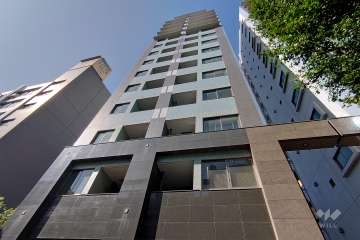 デュオスカーラ西麻布タワーウエストの外観（東側から）