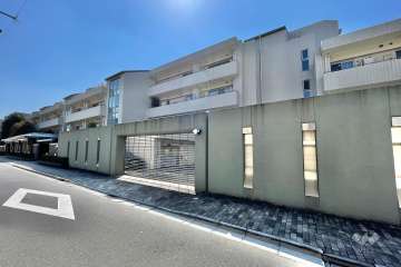 パークコート三田綱町の外観(北西側から）