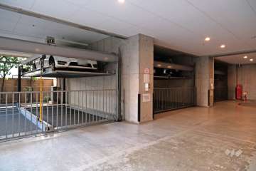 敷地内駐車場（屋内機械式)