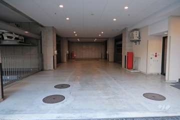 敷地内駐車場（屋内機械式）