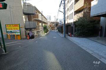 敷地北側の前面道路（東側から）