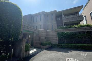 ハイコート南青山の外観（北側から）