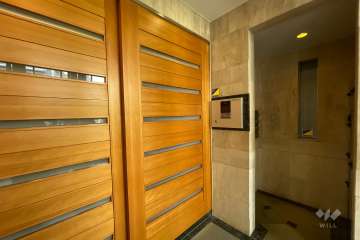 エントランスはオートロック付きです。