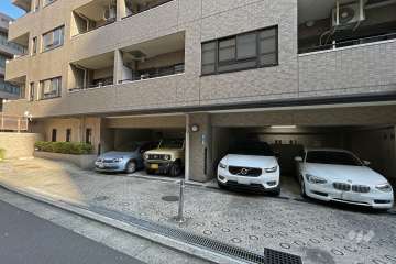 敷地内駐車場（屋内平面式）