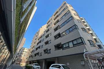 ライオンズマンション麻布十番南の外観（南東側から）