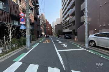 敷地北側の前面道路