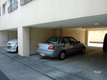 1階部分にある駐車場