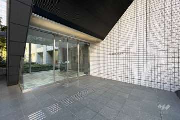 北側のサブエントランス