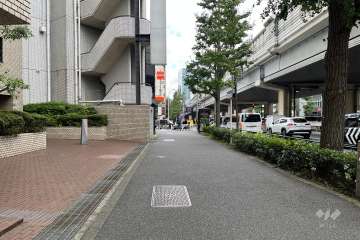 敷地北側の前面道路（東側から）