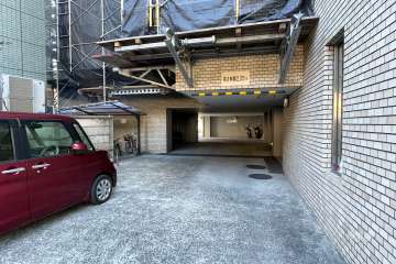 駐車場の出入り口