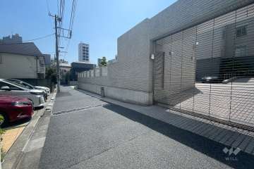 敷地北東側の前面道路