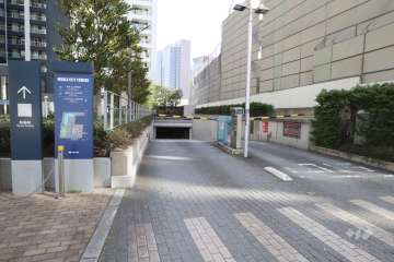 駐車場の出入り口　