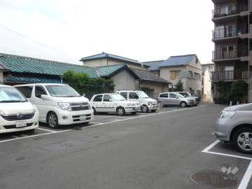 平面の敷地内駐車場
