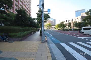 敷地北側の前面道路　
