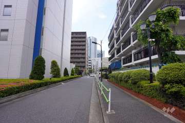 敷地南側の前面道路