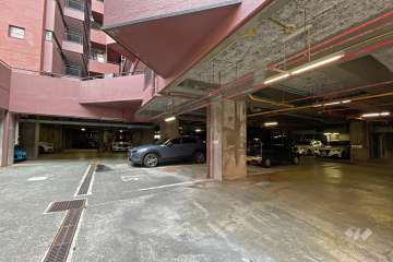 敷地内駐車場（屋内平面式）