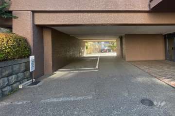 駐車場の出入り口