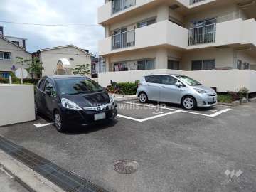 敷地内駐車場（屋外平面式）
