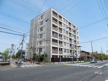 武庫之荘コーポラスの外観（南西側から）