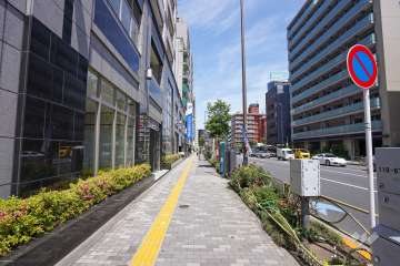 敷地南東側の前面道路　