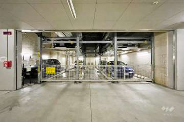 敷地内駐車場（屋内機械式）