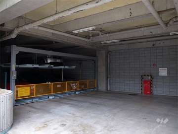 屋内にある敷地内駐車場