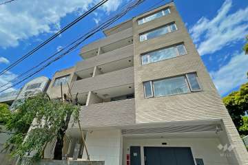 サンウッド白金三光坂の外観（南東側から）