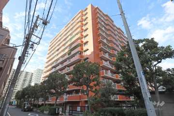 シャンボール三田の外観(南東側から)