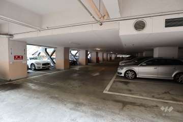 敷地内駐車場（屋内平面式）