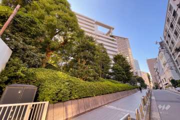 チュリス赤坂の外観（北東側から）