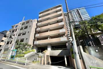 ディアナコート三田の外観（南東側から）