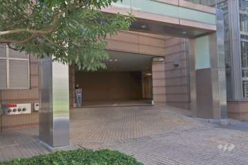 敷地南東側エントランス