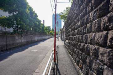 敷地南側の前面道路