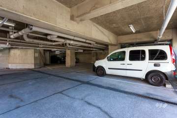 敷地内駐車場（屋内平面式）