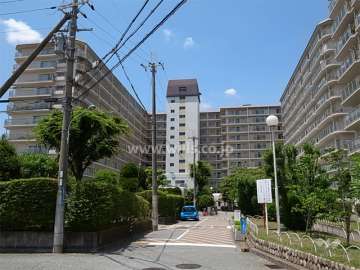 サンハイツ武庫之荘1号棟の外観（東側から）