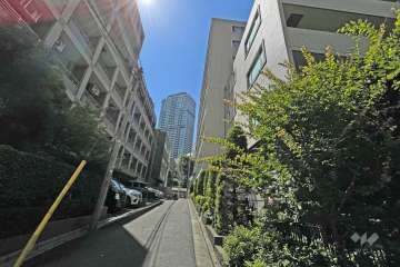敷地北西側の前面道路