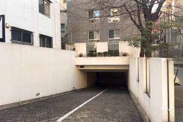 駐車場の出入り口