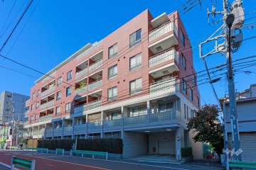 マートルコート白金三光坂の外観（南東側から）