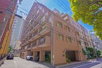 マンション三田の外観（北東側から）