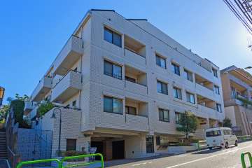 三光坂ホームズの外観（北西側から）