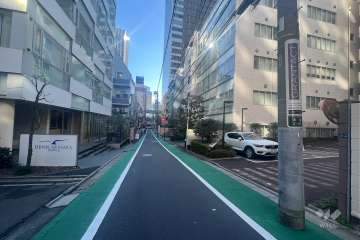 敷地北東側の前面道路