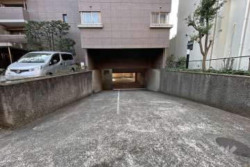 駐車場の出入り口