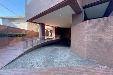 駐車場の出入り口