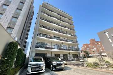 赤坂台マンションの外観（東側から）