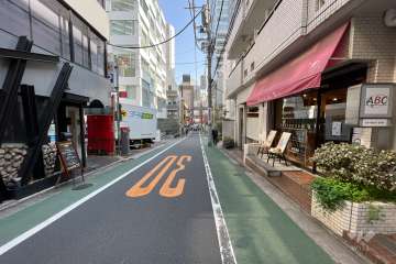 敷地北東側の前面道路