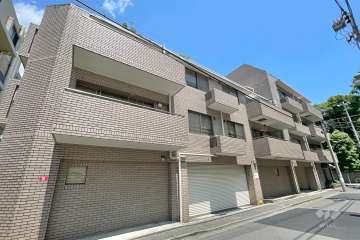 白金三光坂パークマンションの外観（南西側から）