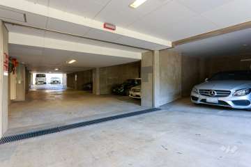 敷地内駐車場（屋内平面式）